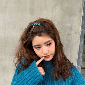 Korean style hair pin forehead bangs loose hair cute duckbill clip